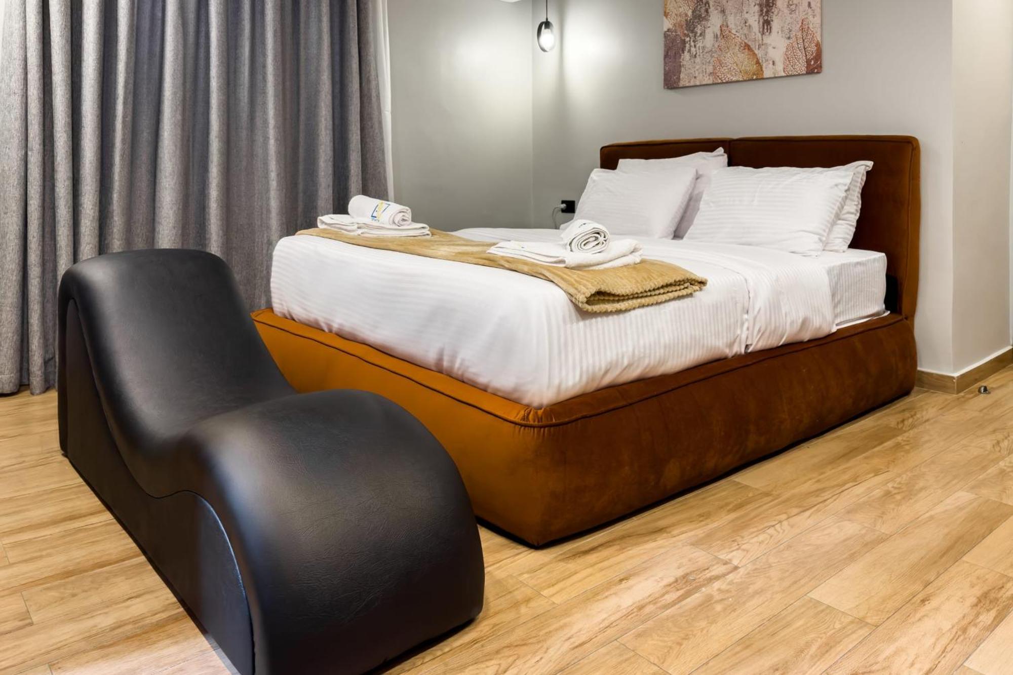 The 2bdr Obsidian Jacuzzi 5min To Cai Airport *